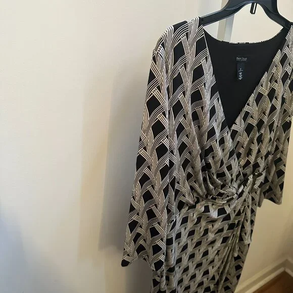 White House Black Market Faux Wrap Black Cream Geometric Print Dress Sz 8 - Picture 5 of 8